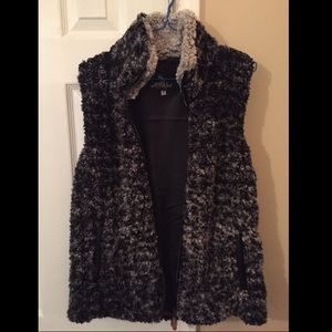 Simply Southern Grey/Black Sherpa Vest size S